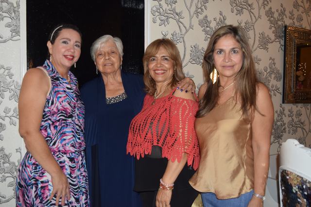 Amparo Caviedes, Bernarda Viatela, Ana Cristina Rincón y Ana Lucía Escobar.